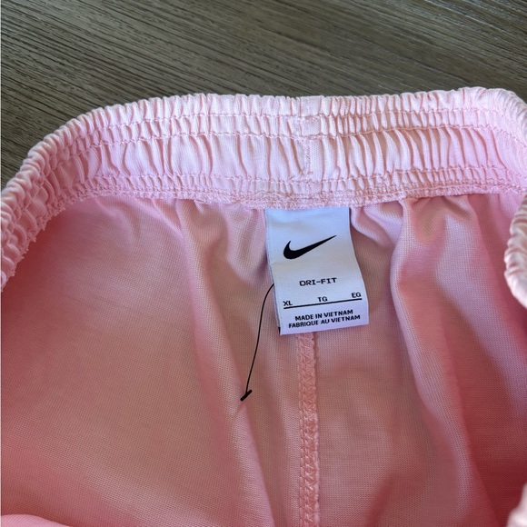 Nike Standard Issue Printing Logo Solid Straight Shorts Pink - Picture 10 of 10